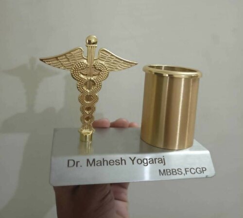 Personalized Golden Pen Stand for Doctors| Name with Dr Symbol photo review