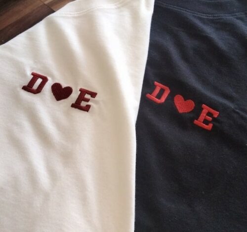 Couples T-shirts With Initials And Heart Embroidery - Personalized photo review